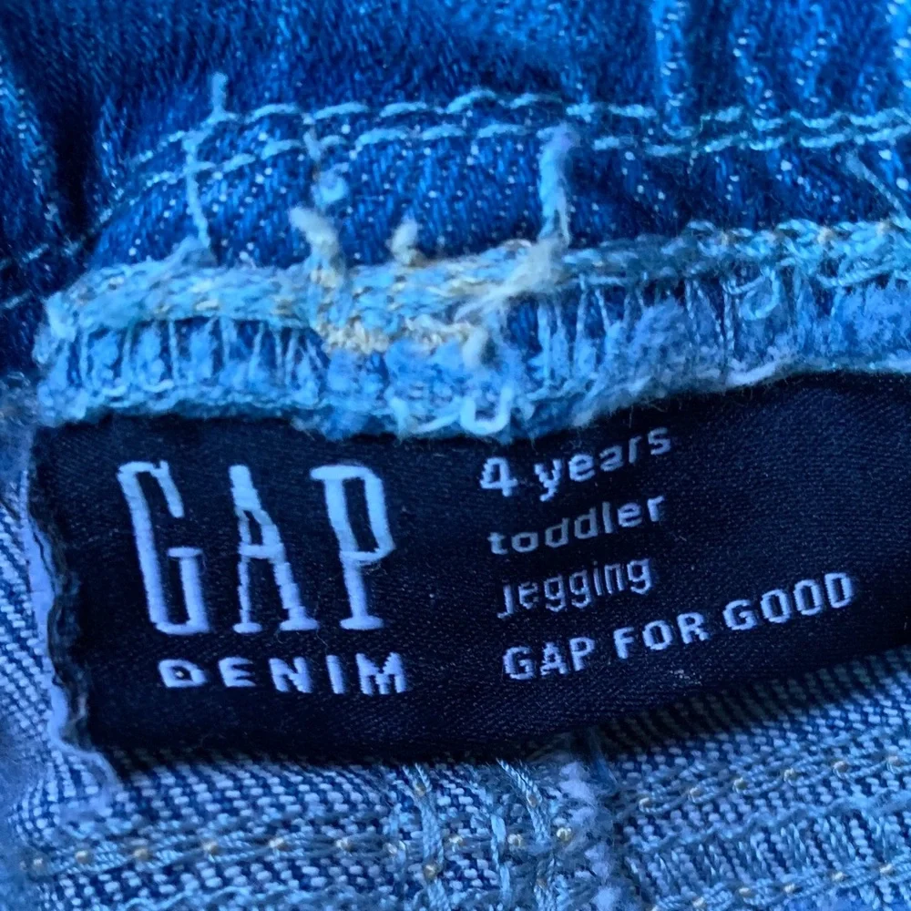 Baby GAP Heart Knee Jeggings 4 4T Skinny Jeans